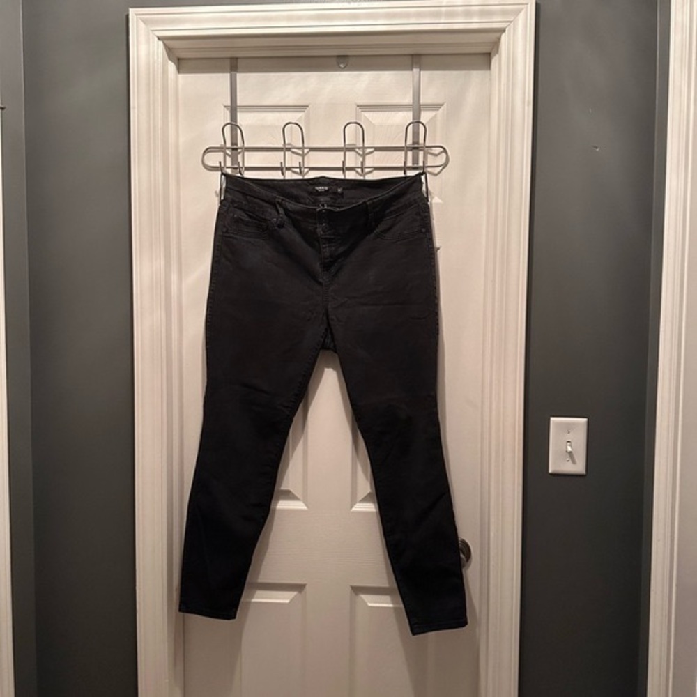 Torrid black jeans 18t  28” inseam skinny ankle